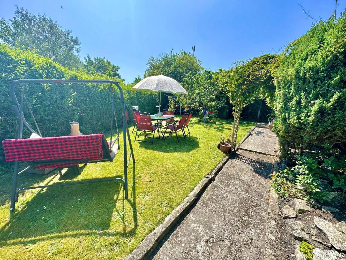 Garden Cottage - 3 Bedroom Close To Town And Beach Борнмът Екстериор снимка