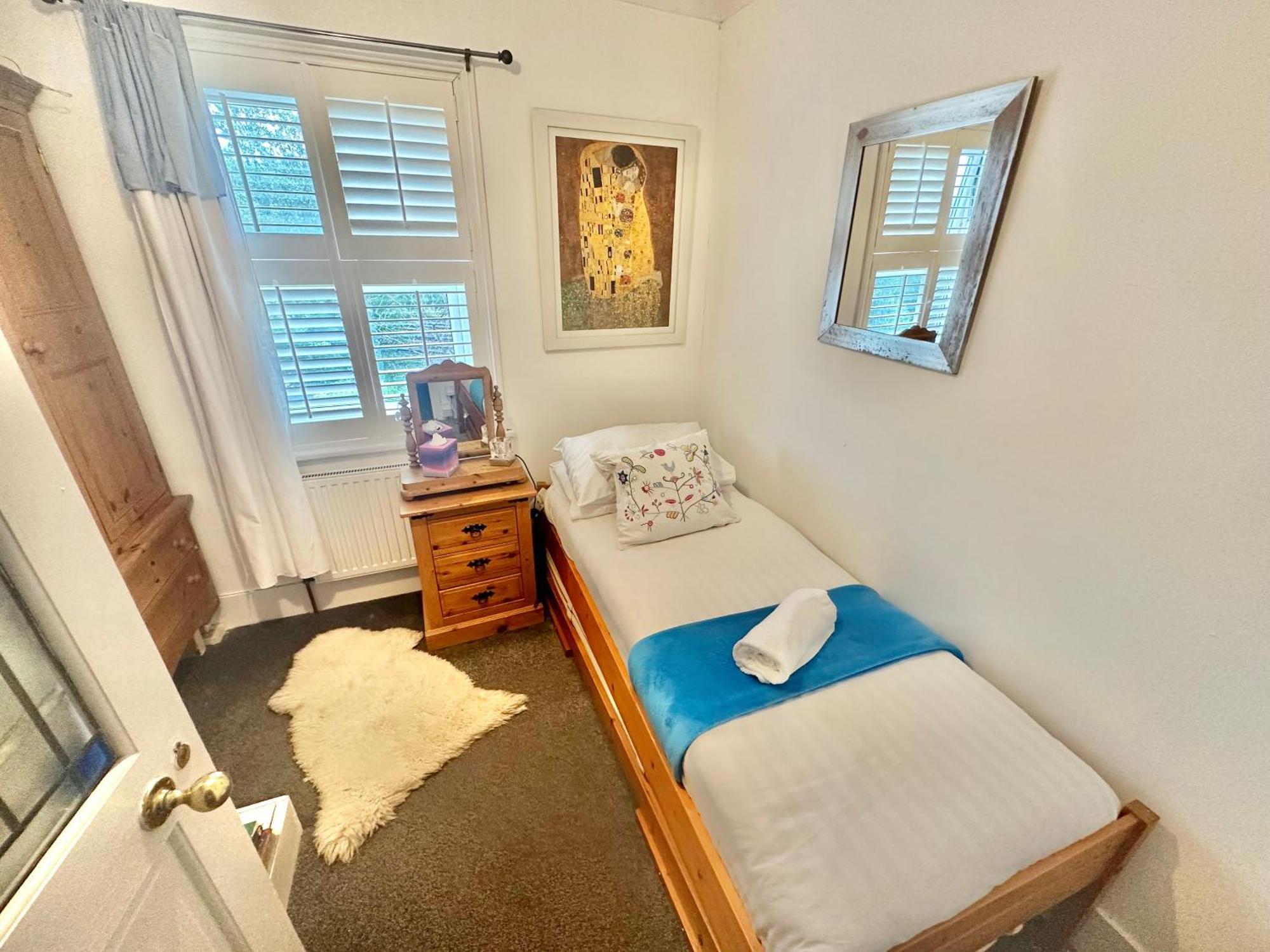 Garden Cottage - 3 Bedroom Close To Town And Beach Борнмът Екстериор снимка
