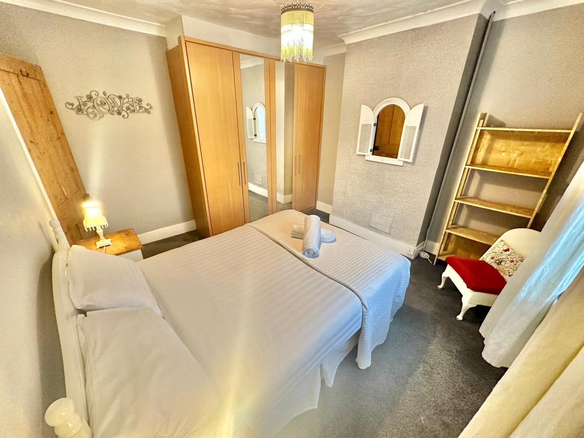 Garden Cottage - 3 Bedroom Close To Town And Beach Борнмът Екстериор снимка