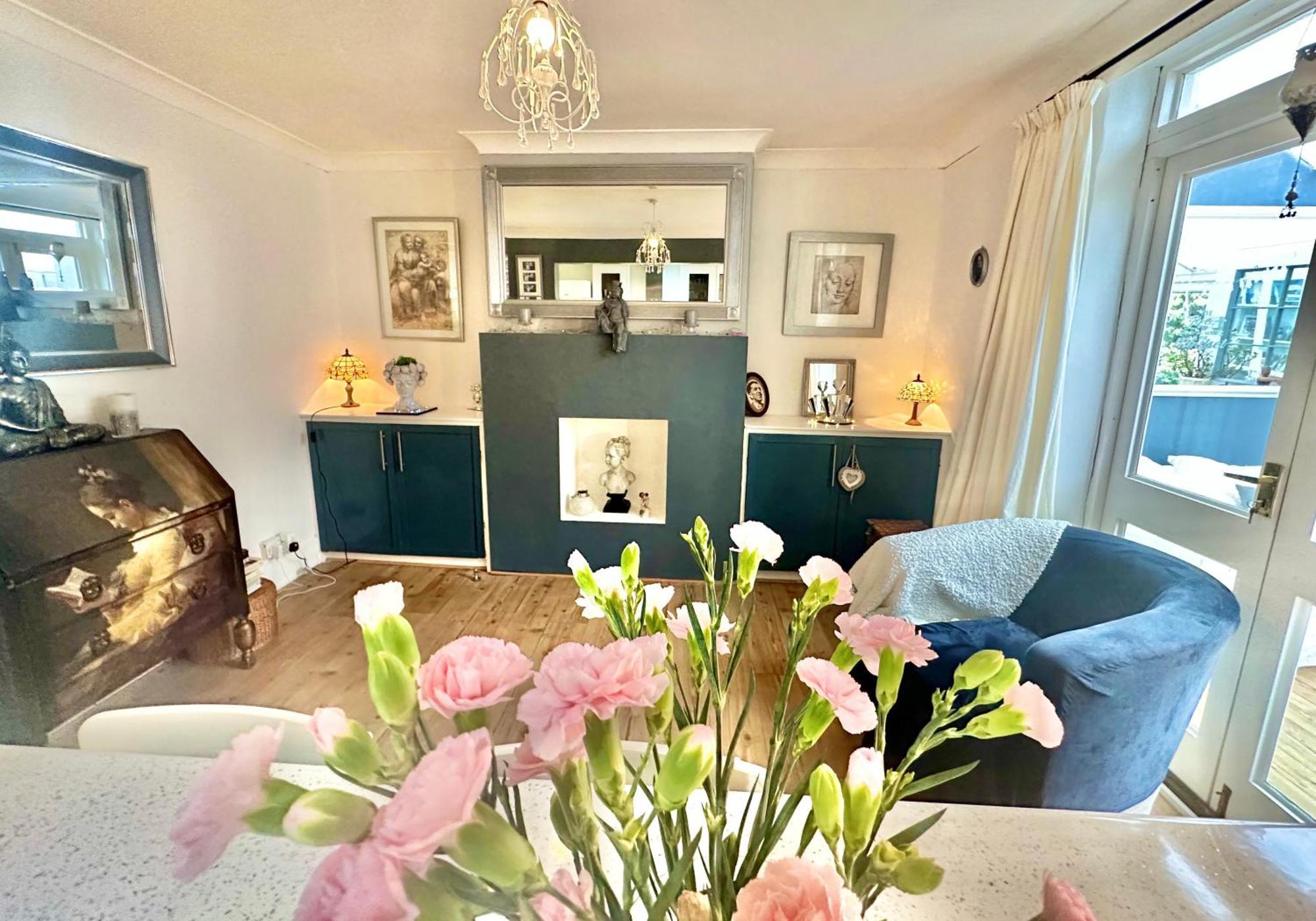 Garden Cottage - 3 Bedroom Close To Town And Beach Борнмът Екстериор снимка