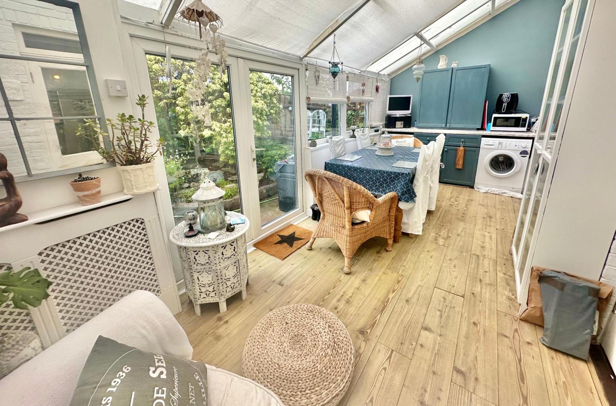 Garden Cottage - 3 Bedroom Close To Town And Beach Борнмът Екстериор снимка